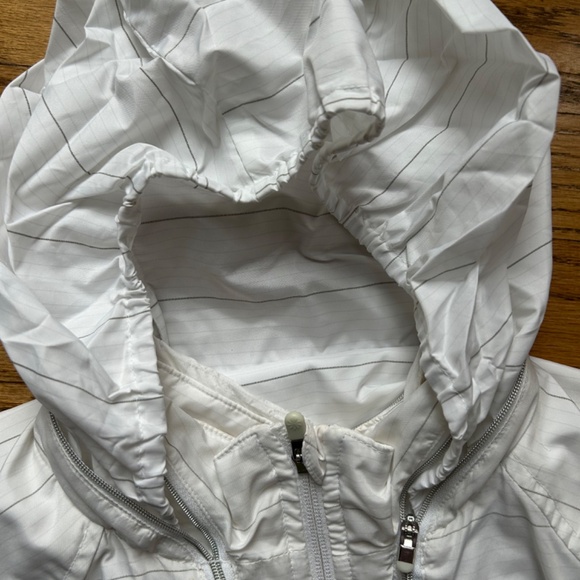Athleta white lite weight zip jacket - Picture 3 of 12
